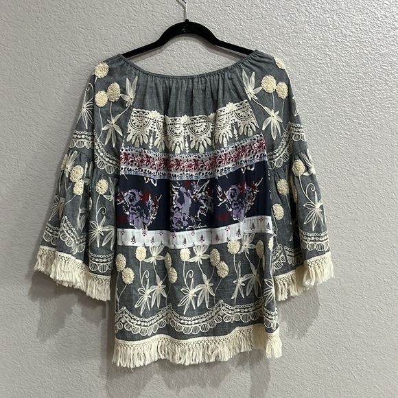John Mark Boho Embroidered with Fringe trim Tunic with bell sleeves Size medium - Picture 9 of 11